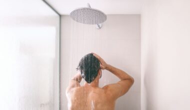 ¿Es mejor ducharse por la mañana o por la noche? La ciencia lo tiene claro