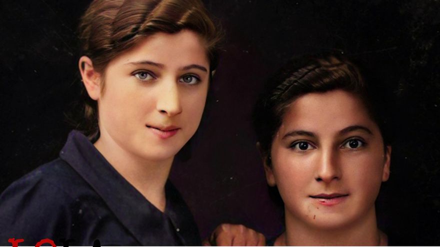 Dolores Blanco (a la izquierda) y su hermana Pilar, en un fotograma de &quot;Lola&quot;.