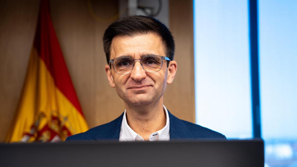 El presidente de RTVE muestra los ocho minutos de oro de Buenafuente y se acuerda así de Jimmy Kimmel