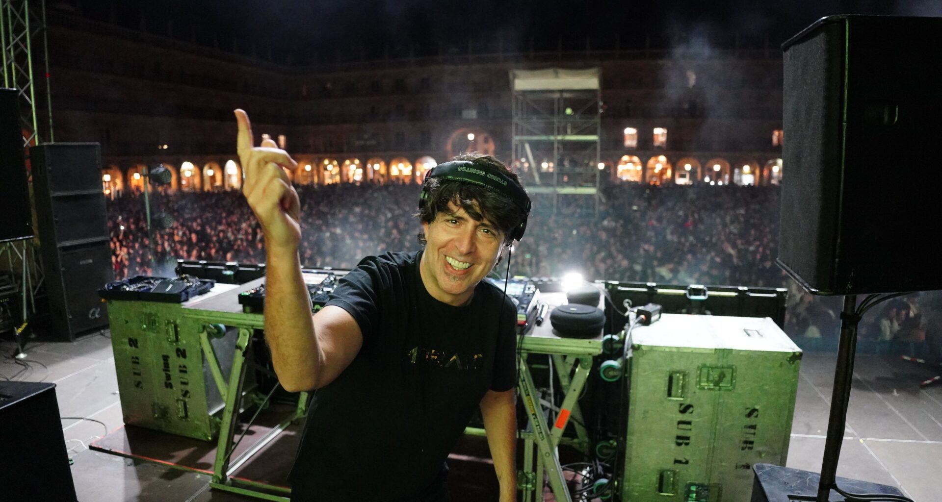 El 'play' de LOS40 hizo de la Plaza una radio en vivo