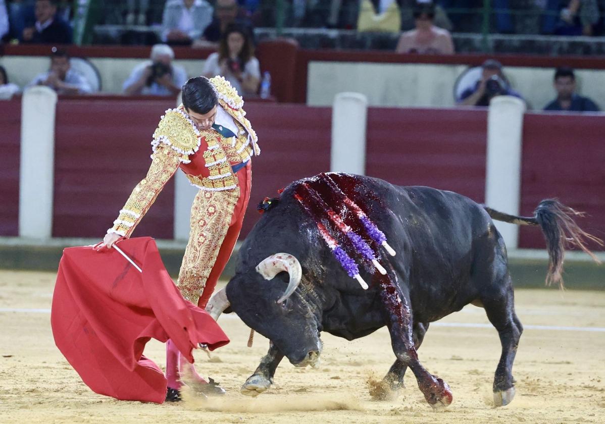 Triunfo de Emilio de Justo en un mano a mano con Talavante de tono discreto