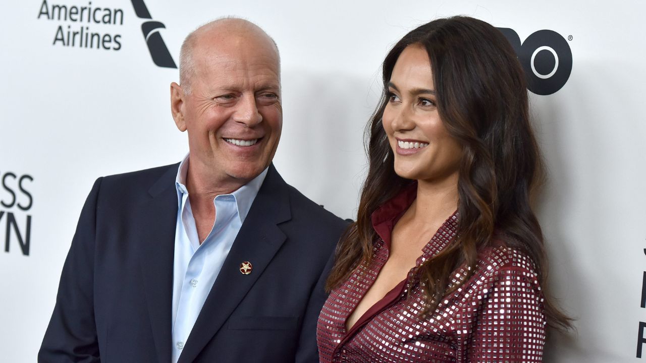 Emma Heming se planteó el divorcio de Bruce Willis antes de saber que estaba enfermo: «Sentí que mi matrimonio se desmoronaba» - La Voz de Galicia