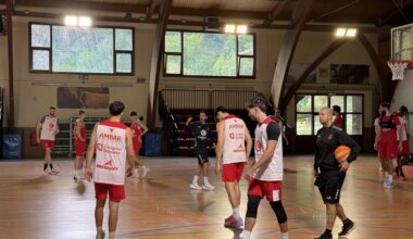 novatadas a los canteranos en la concentración de Benasque