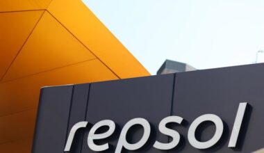 Repsol lanza un programa de recompra de acciones de 300 millones de euros
