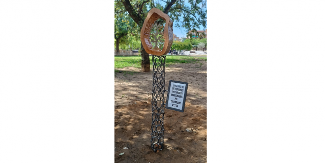 Una escultura anónima en Mataró rinde homenaje a víctimas del terrorismo de Estado