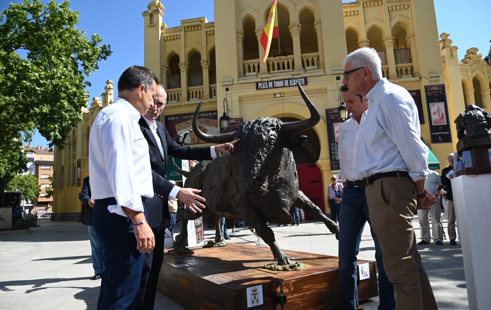 La escultura Carasucia 'toma' la Puerta Grande de la Plaza de Toros de Albacete
