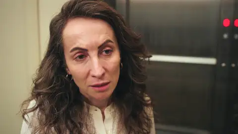 Esme desmonta a Zerrin: el valor de una mujer no está en el dinero ni en las joyas