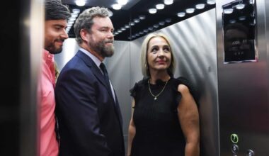 Espinosa ficha a ex del PP, de Vox y próximos a Ayuso para Atenea