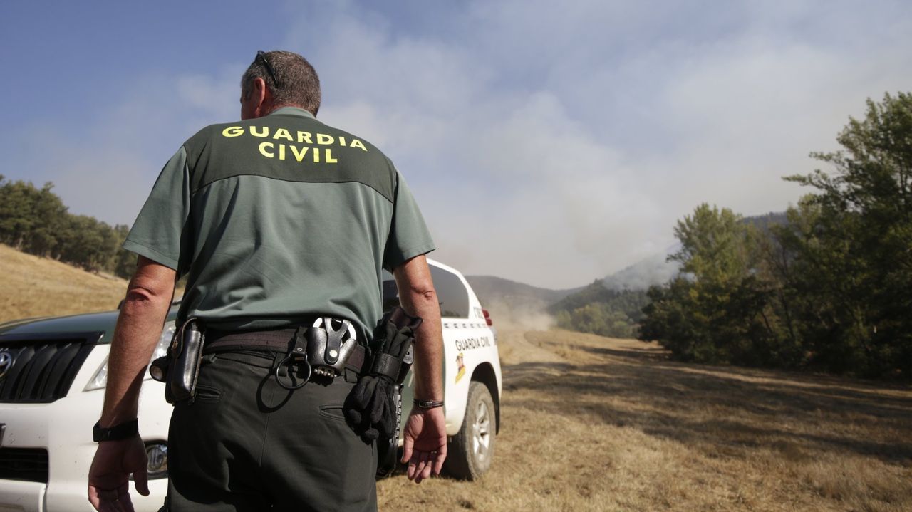 Un guardia civil y un familiar del piloto Marc Márquez, detenidos por su presunta implicación en un asesinato en Lérida - La Voz de Galicia