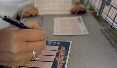 Un acertante se lleva el bote de 130 millones de euros del Euromillones, que deja un millón en Málaga