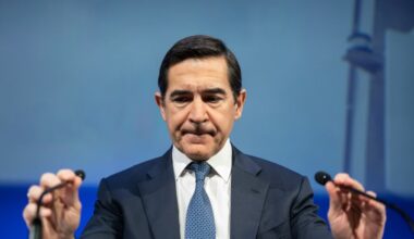 Montaña rusa de la prima de BBVA para accionistas del Sabadell