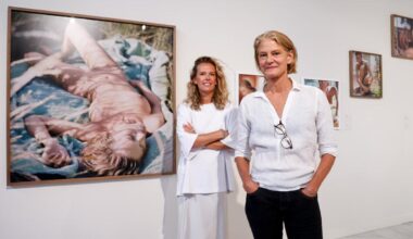 Mona Kuhn revisa el desnudo en la fotografía en su primera exposición en España en el MUCAC La Coracha