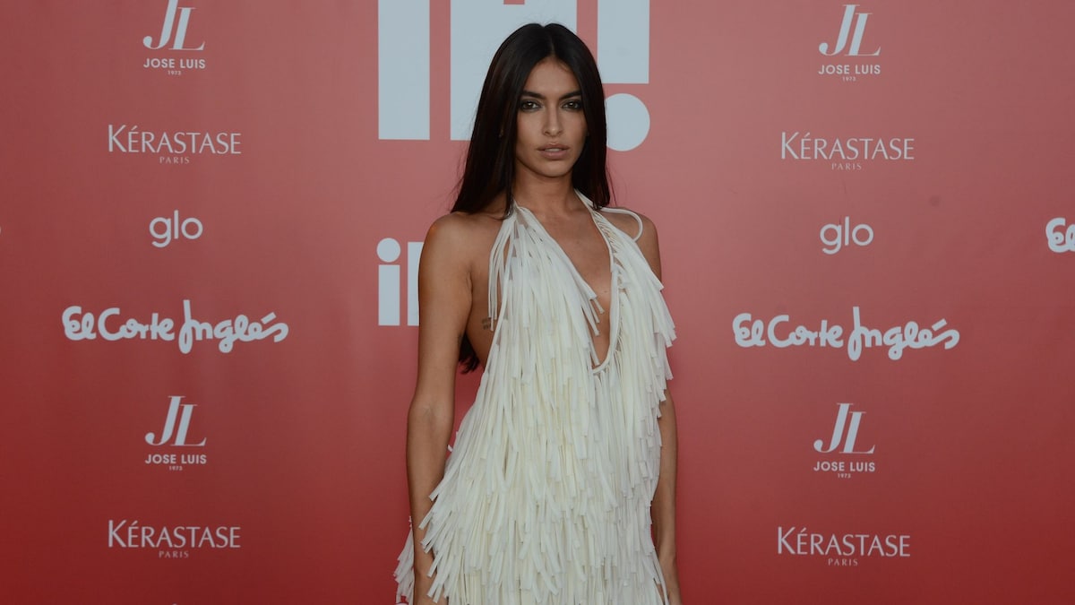 Lucía Rivera, ganadora del Premio Gen ¡H! Fashion Idol, impacta con un imponente diseño de flecos y espalda descubierta