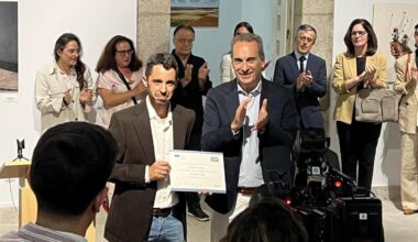 Entrega del primer premio a Antonio Veiga.
