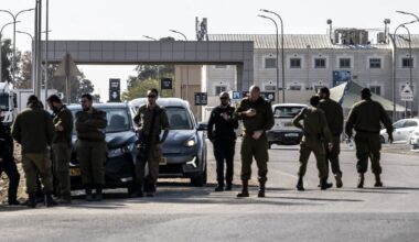 Las conflictivas historias de los médicos israelíes que trataron a prisioneros palestinos en el campo de detención Sde Teiman