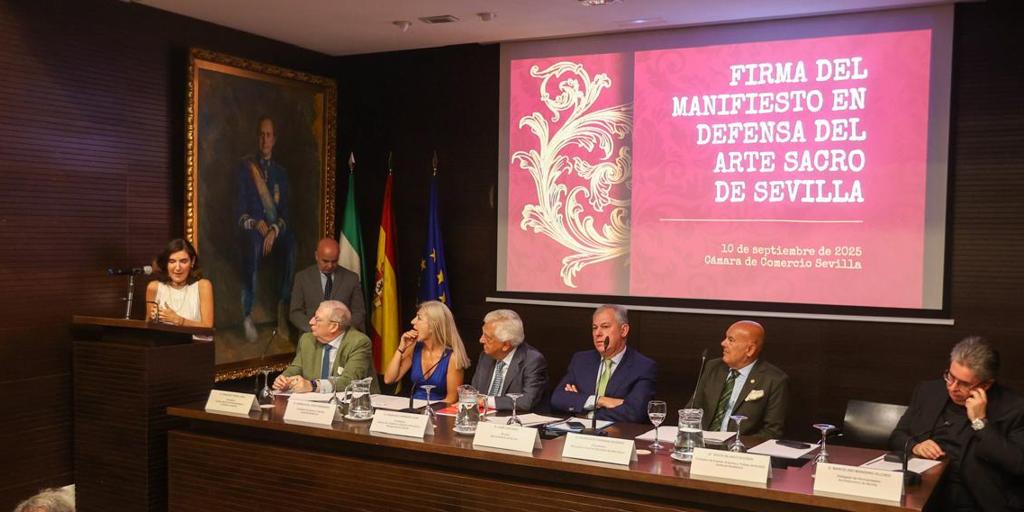 Todas las instituciones se unen en la firma de un manifiesto histórico en defensa del arte sacro sevillano frente a «las amenazas que vienen desde fuera»
