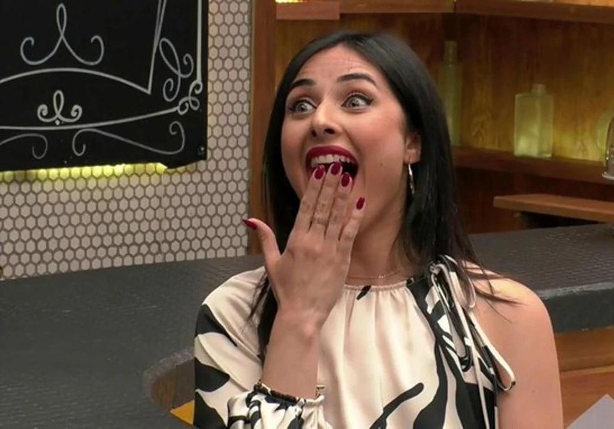 Una reportera de Telecinco acude a 'First Dates' en busca del amor