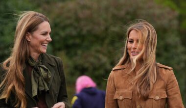 Kate Middleton da la bienvenida al otoño con la chaqueta de ante, corta y estructurada, que es máxima tendencia
