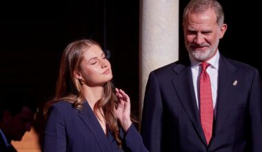 La princesa Leonor homenajea en Leyre a los Reyes de Navarra