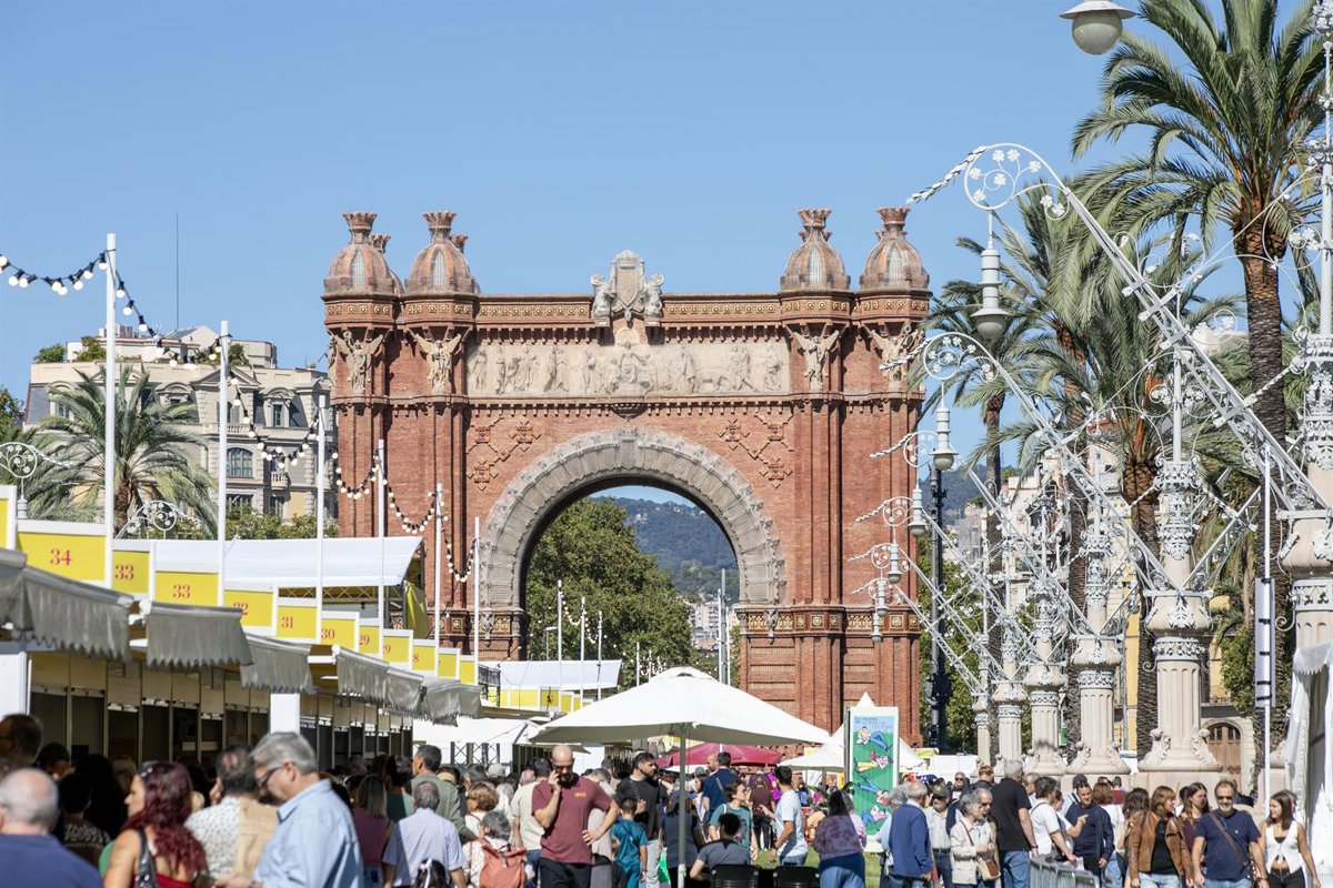 La Setmana del Llibre en Català cierra con más de 120.000 visitantes y facturando un 12-14% más