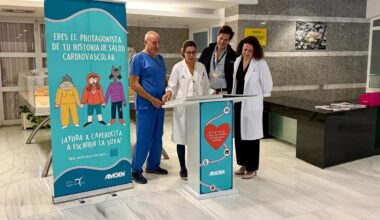 Un libro interactivo de gran formato promueve la salud cardiovascular en el Virgen del Rocío de Sevilla