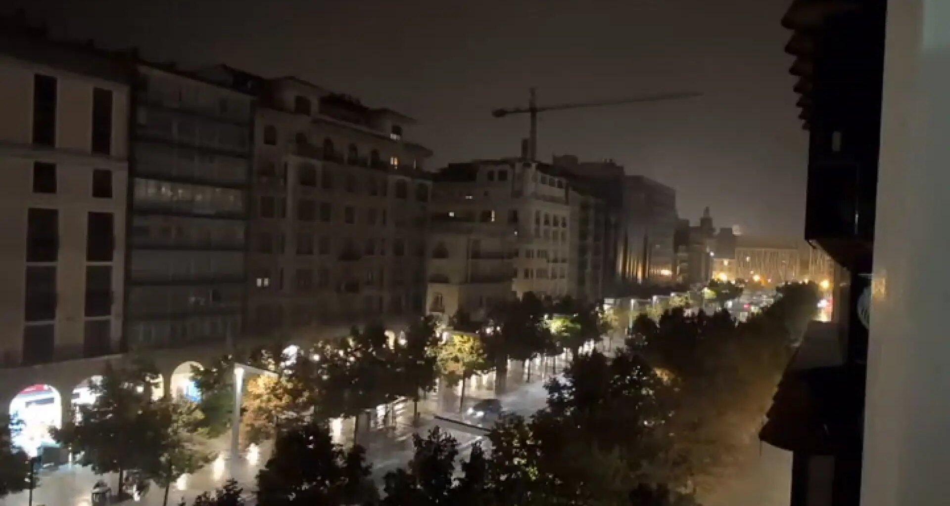 Fuerte tormenta en Zaragoza y granizo en algunos pueblos de Teruel: Aragón, en alerta