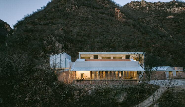 Terraza llena de castaños / Wonder Architects - Fotografía exterior