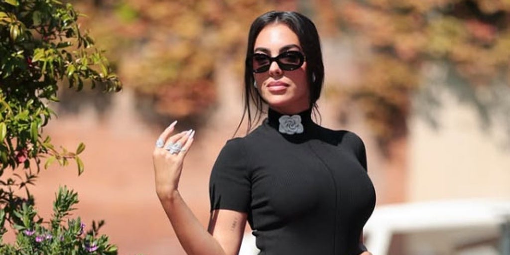 Georgina Rodríguez presume de anillo y quilates a su paso por Venecia