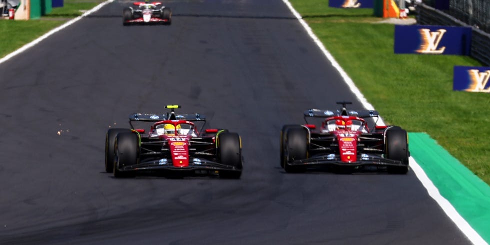 lewis hamilton y charles leclerc ferrari f1