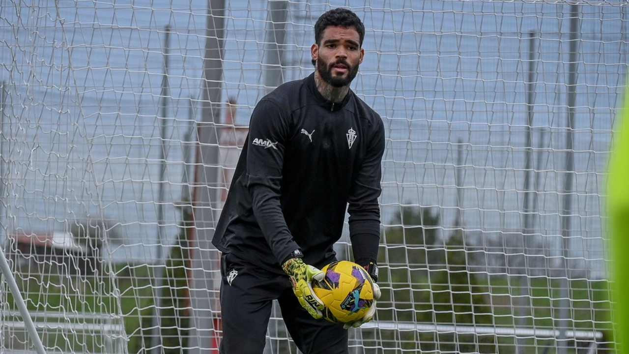 Christian Joel será operado y estará de baja en el Sporting hasta finales del 2025 - La Voz de Asturias