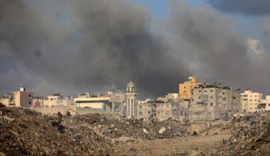 Hamás reclama a Israel que retroceda y deje de bombardear Gaza durante 24 horas para recuperar el contacto con dos rehenes
