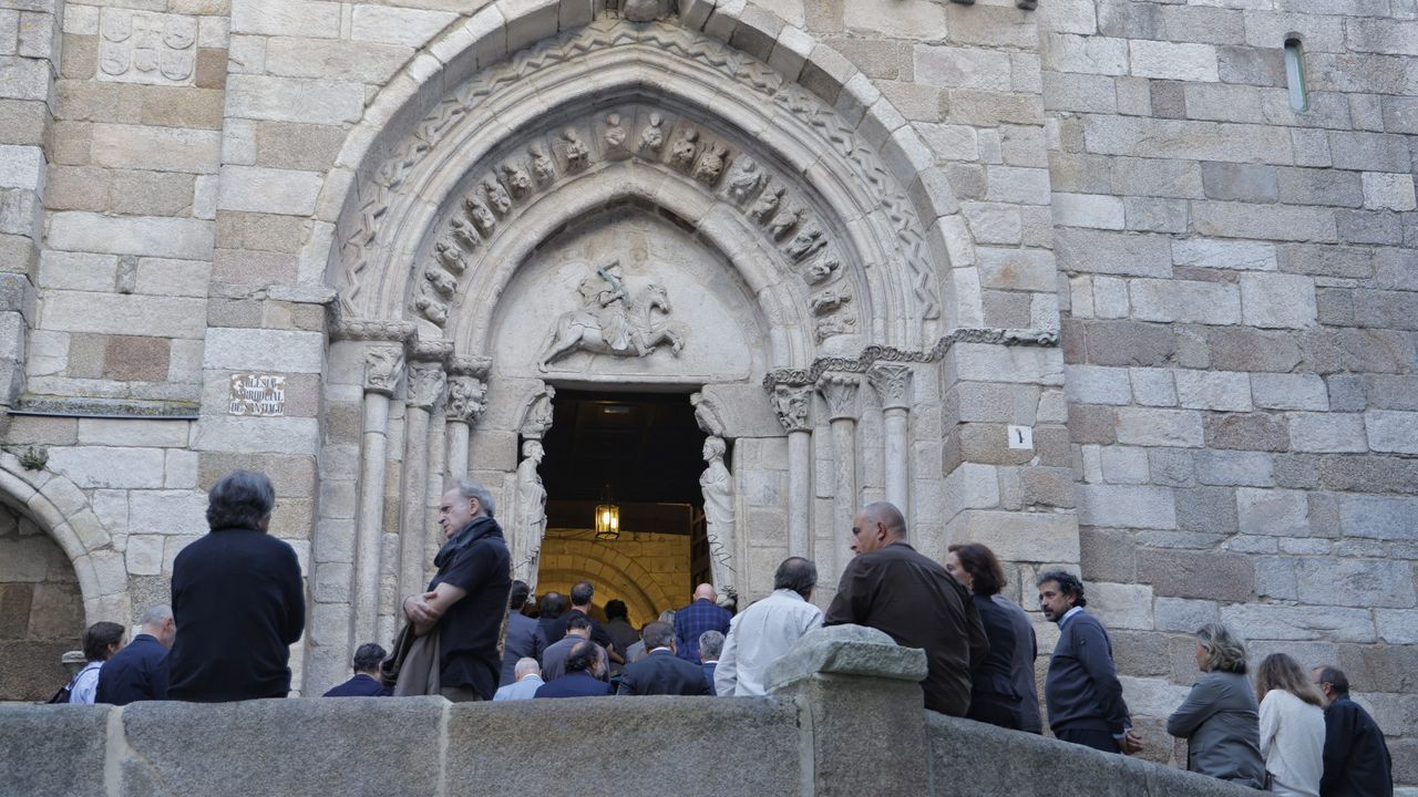 Emotiva despedida en A Coruña al ejecutivo José María Castellano - La Voz de Galicia