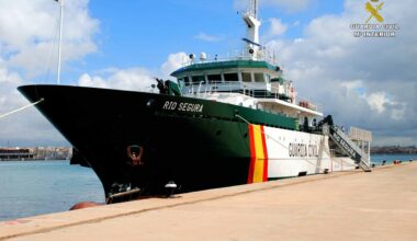 Detenidos dos ocupantes de la narcolancha en la que murió otro al chocar con una patrullera de la Guardia Civil en Algeciras