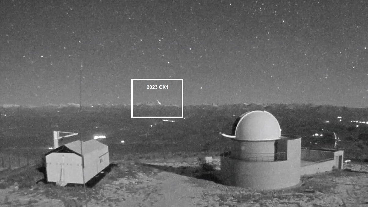 Captan un asteroide siete horas antes de impactar en Normandía: así se ha rastreado