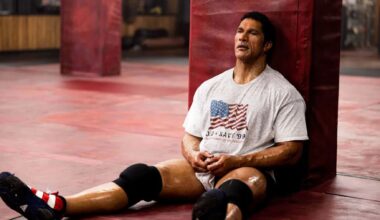 los músculos de Dwayne Johnson quieren levantar un Oscar con 'The Smashing Machine'