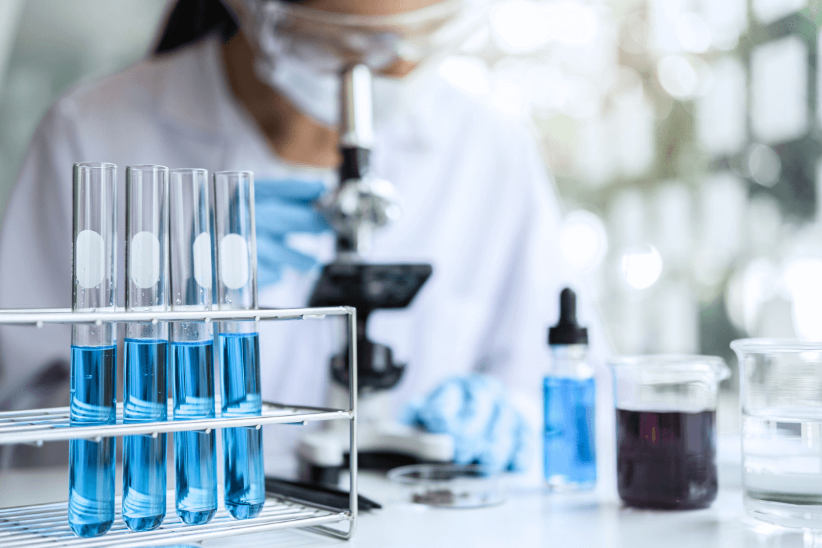 AstraZeneca muestra resultados positivos del ensayo de fase III FLAURA 2