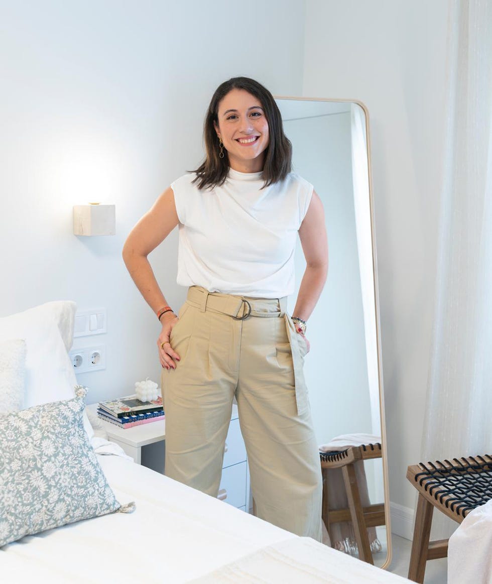 interiorista anabel soria en un dormitorio en blanco