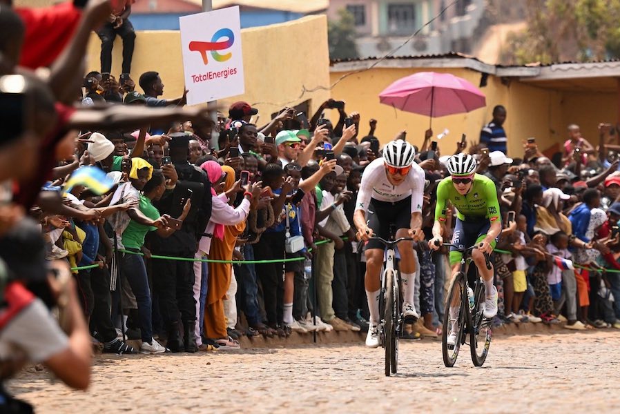 La fuga de Pogacar en el Mundial empieza con Isaac del Toro - joanseguidor.com