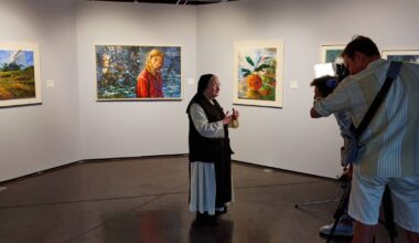 El pincel inquieto de sor Isabel Guerra vuelve a Madrid
