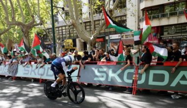 El director del Israel abandona la Vuelta tras los líos por las protestas contra el equipo