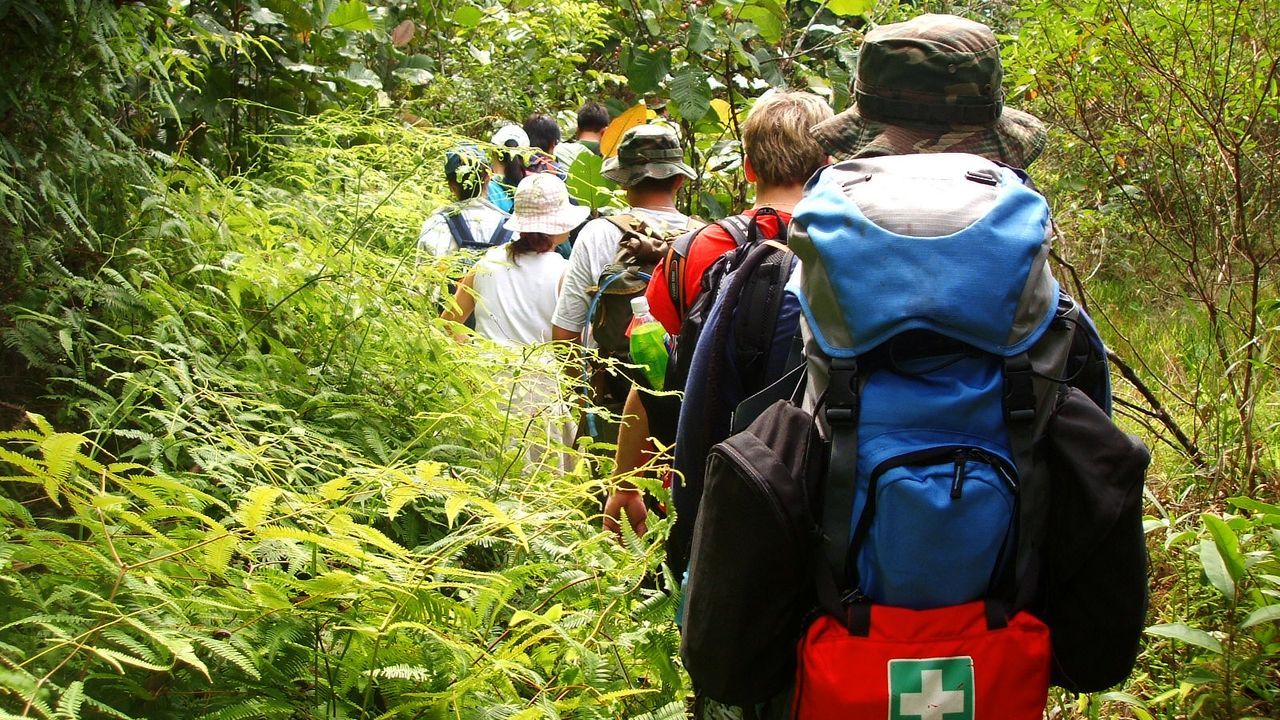 Los adolescentes del campamento investigado del País Vasco aseguran que para comer debían «chupar el dedo del pie al monitor» - La Voz de Galicia