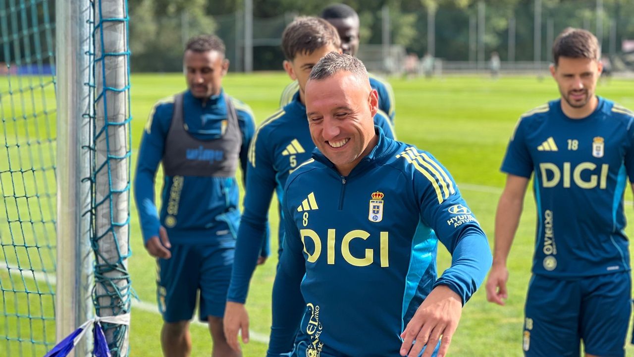 Hassan, uno más en el segundo entrenamiento de la semana para el Real Oviedo - La Voz de Asturias