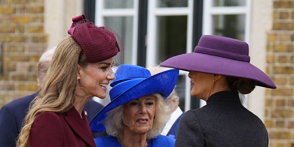 «Le aparta para quedarse sola con Melania Trump»