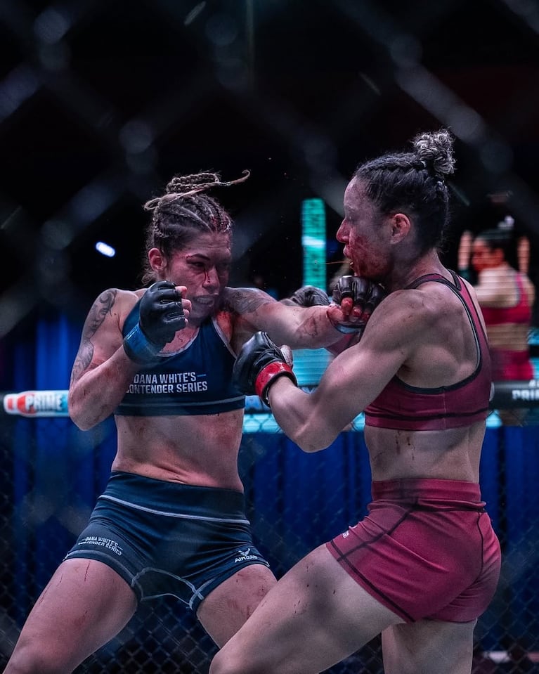 La brutal pelea de la argentina Sofía Montenegro ante la brasileña Chaves para ganarse su contrato en la UFC. (Foto: @UFCEspanol)