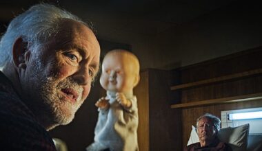 Crítica de 'La ley de Jenny Pen', terror neozelandés con Geoffrey Rush y John Lithgow como sus dos colosales protagonistas