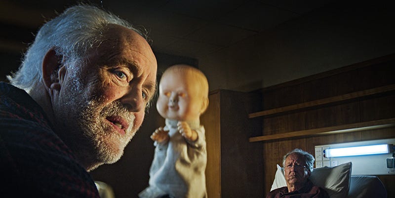 Crítica de 'La ley de Jenny Pen', terror neozelandés con Geoffrey Rush y John Lithgow como sus dos colosales protagonistas