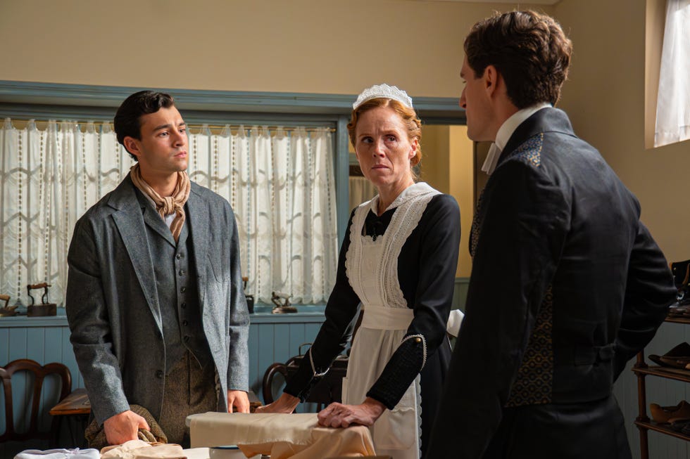 Curro, Pia y Lope en 'La Promesa' curro, pia y lope en 'la promesa'