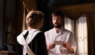 La serie de época que triunfa en Netflix con el actor que dio vida a Tomás en 'La Promesa'