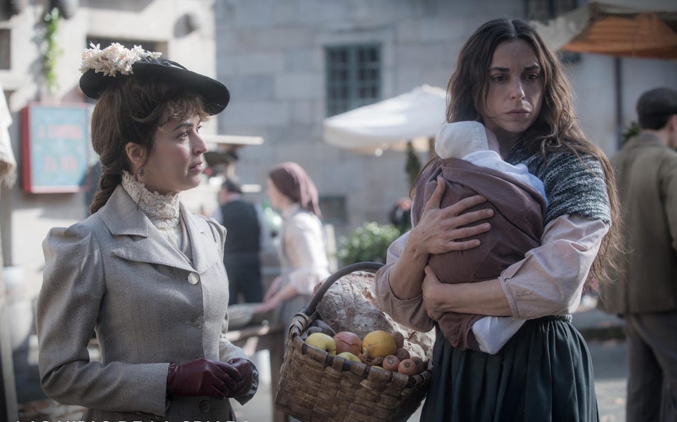 Veronica Sanchez y Carlota Baro en 'Las hijas de la criada' veronica sanchez y carlota baro en 'las hijas de la criada'