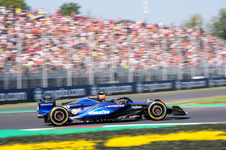 En Monza, Colapinto tuvo su esperadísimo debut en la Fórmula 1. Inolvidable. (AP Photo/Luca Bruno)